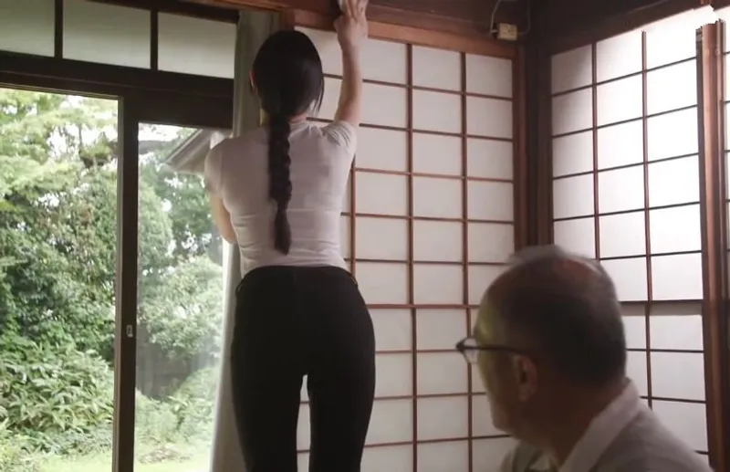 ông xã vỡ nợ, cô vợ đến nhà thầy giáo cũ làm giúp việc thì gặp dê cụ